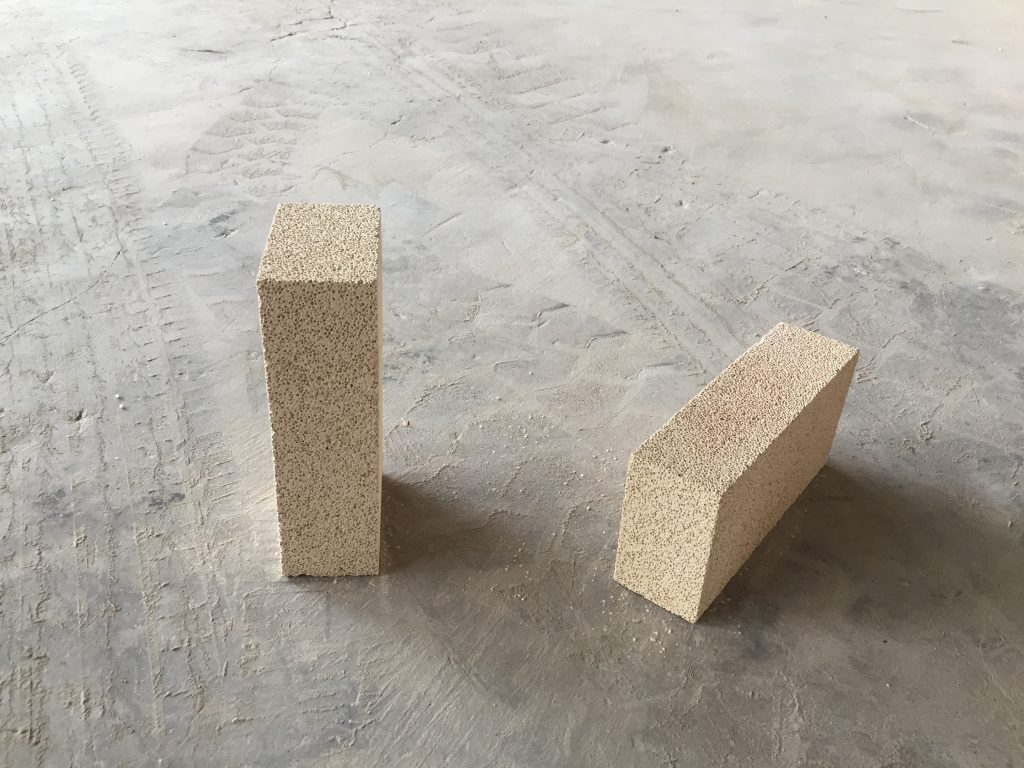 保溫磚廠家_輕質磚理化指標_輕質保溫磚價格